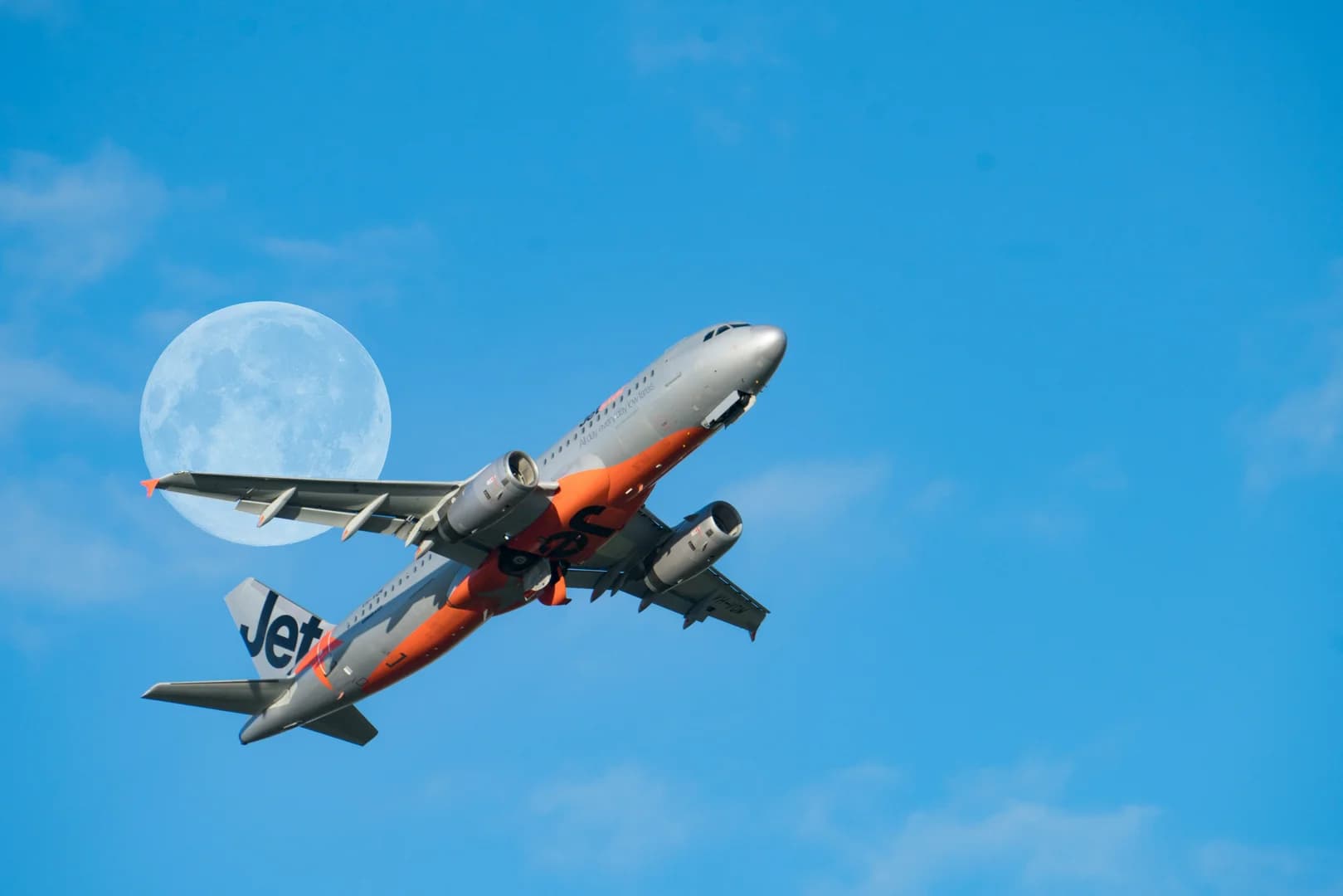 Is Becoming a Pilot Worth It in Australia? Honest Pros and Cons