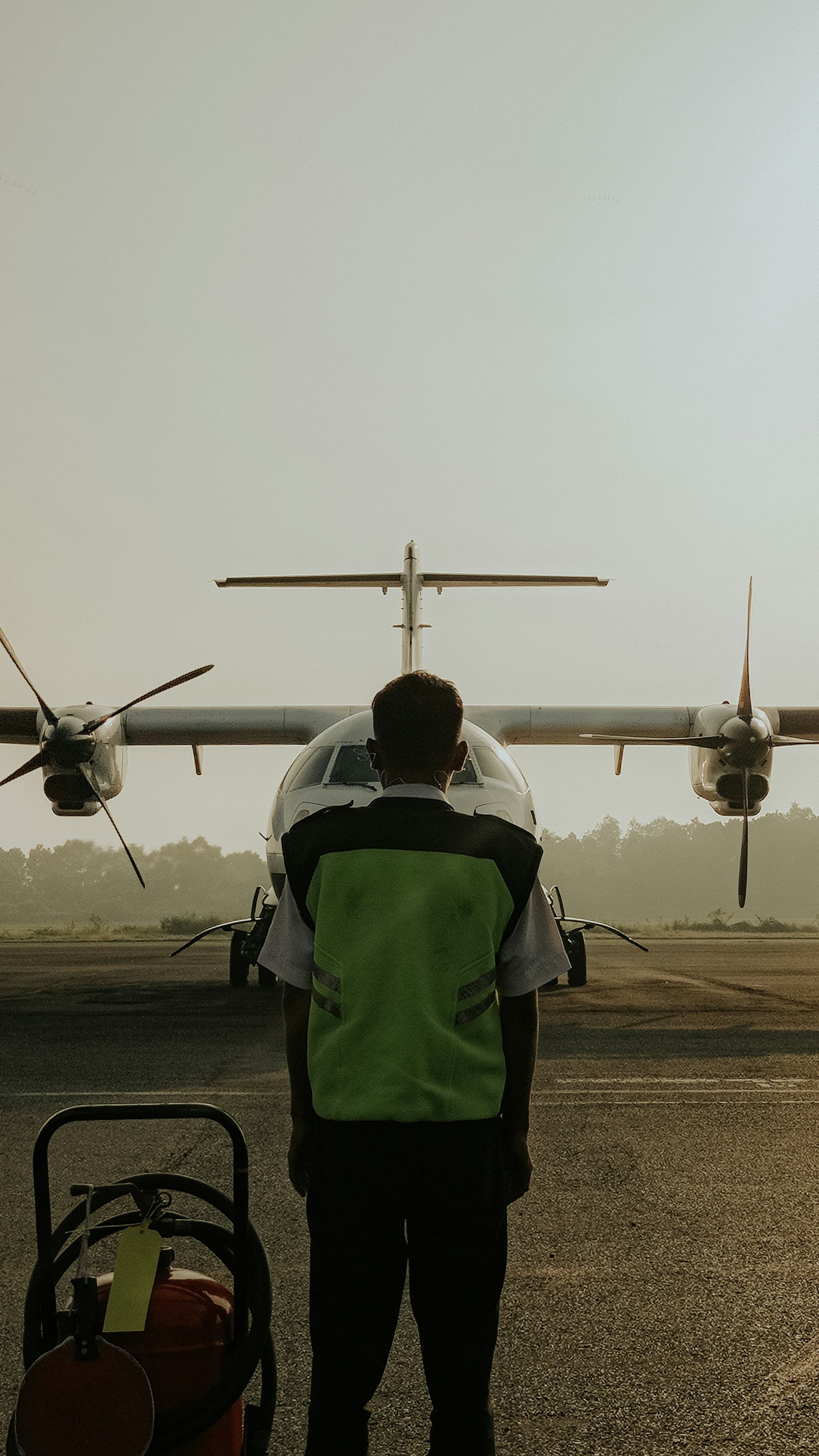 Aircraft Maintenance Engineer Career Guide: Qualifications, Salary & Jobs in Australia
